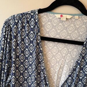 Boden Blue and White Patterned V neck criss cross  Blouse size 16